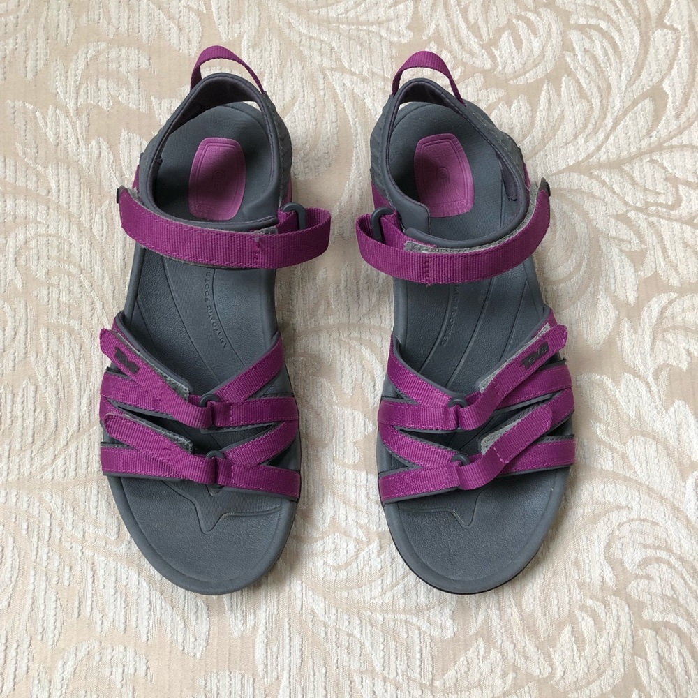 Teva Tirra hiking water sandals size 9 purple